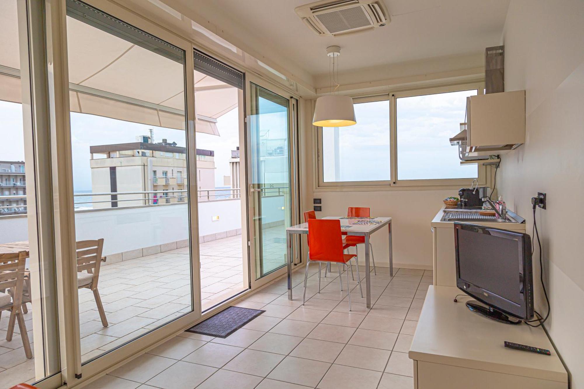 ריצ'יונה Hotel Avana Fronte Mare מראה חיצוני תמונה