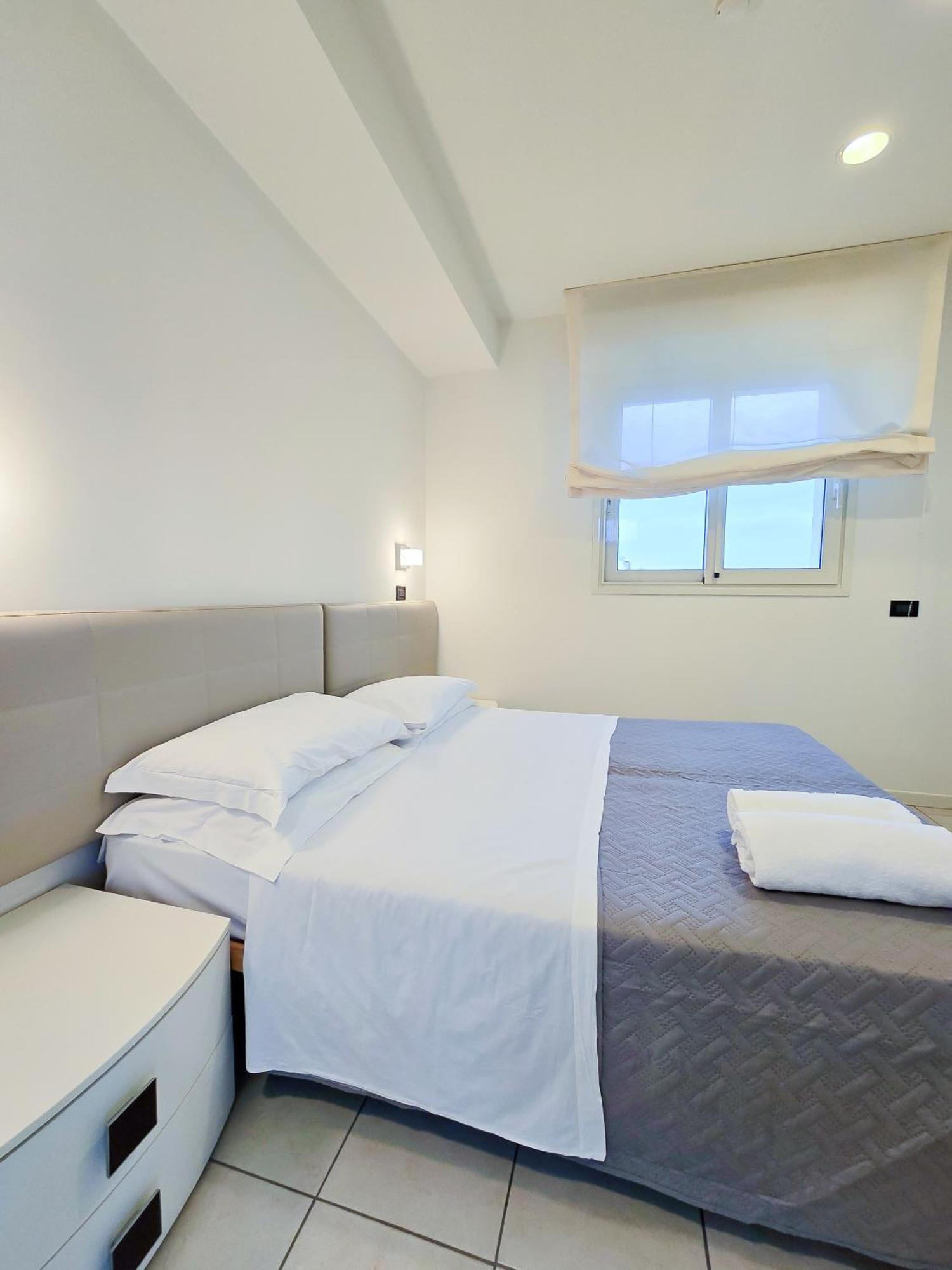 ריצ'יונה Hotel Avana Fronte Mare מראה חיצוני תמונה