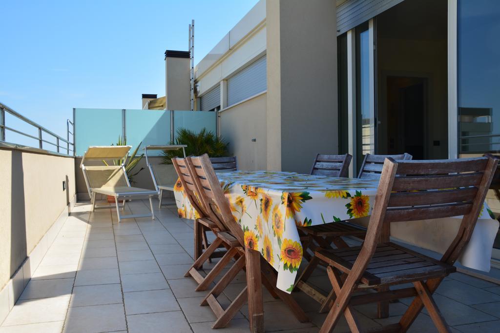 ריצ'יונה Hotel Avana Fronte Mare מראה חיצוני תמונה