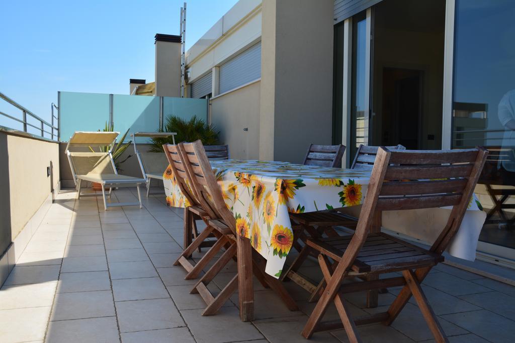 ריצ'יונה Hotel Avana Fronte Mare מראה חיצוני תמונה