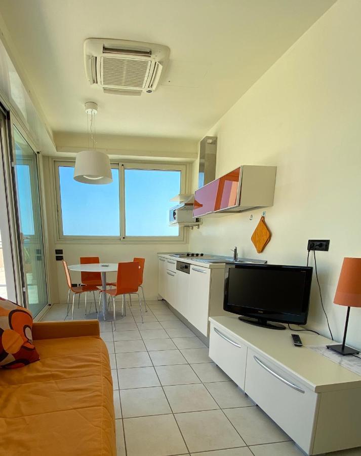 ריצ'יונה Hotel Avana Fronte Mare מראה חיצוני תמונה
